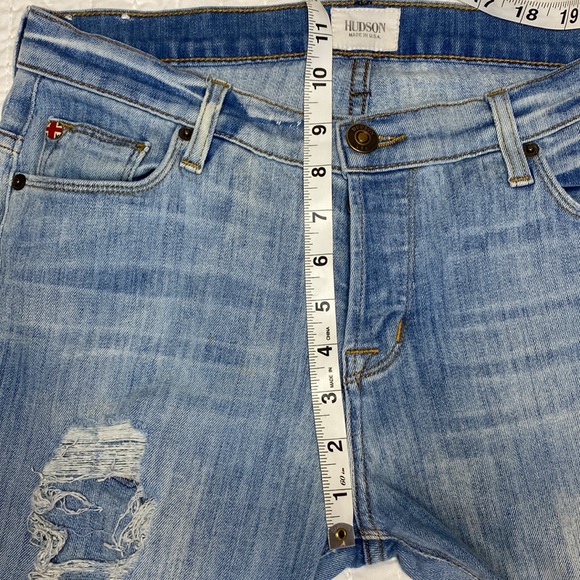 Hudson Leigh Boyfriend Fit Distressed Mid Rise Button Fly Jeans Light Wash | 26 - Picture 12 of 15